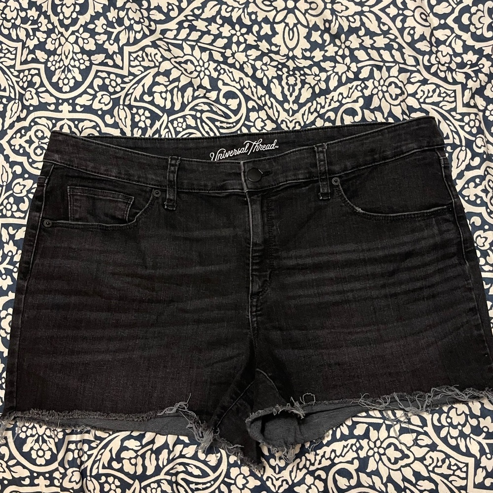 Universal Thread Shorts